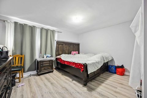 Photo 15 at 47 Woolenscote Circle, Clairville, Toronto