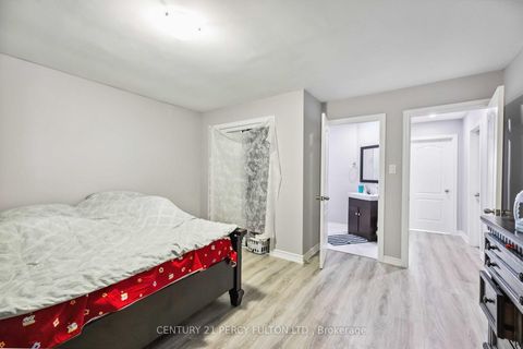 Photo 17 at 47 Woolenscote Circle, Clairville, Toronto