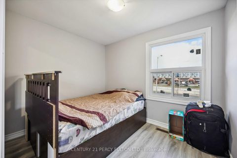Photo 18 at 47 Woolenscote Circle, Clairville, Toronto