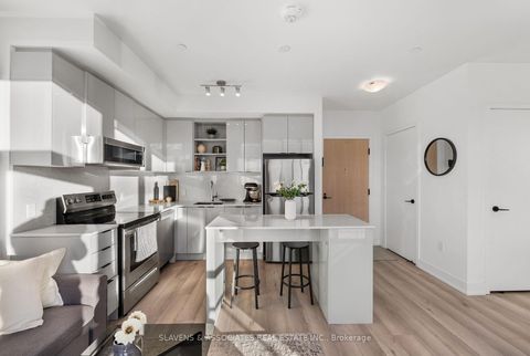 Photo 4 at 720 - 60 George Butchart Drive, CFB, Toronto