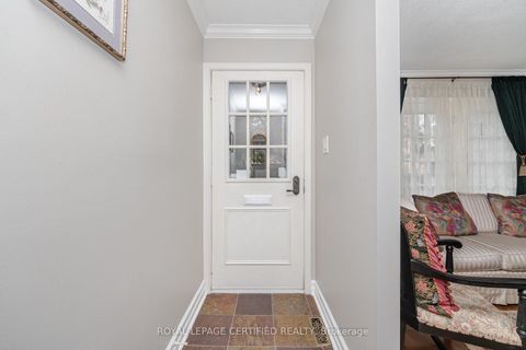 Photo 4 at 11 Longboat Avenue, Waterfront Communities C8, Toronto