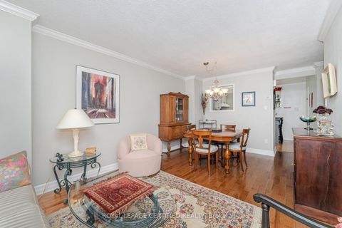 Photo 8 at 11 Longboat Avenue, Waterfront Communities C8, Toronto