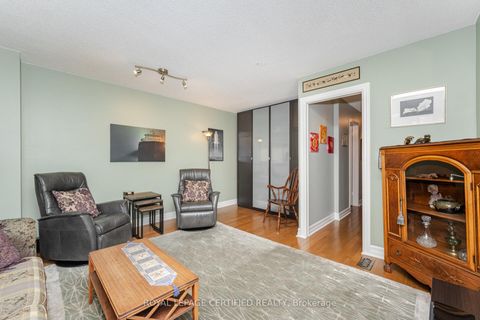 Photo 22 at 11 Longboat Avenue, Waterfront Communities C8, Toronto