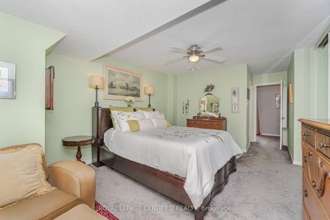 Photo 32 at 11 Longboat Avenue, Waterfront Communities C8, Toronto
