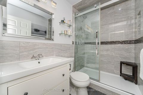 Photo 37 at 11 Longboat Avenue, Waterfront Communities C8, Toronto