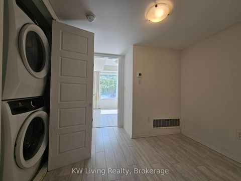 Photo 8 at 14 - 142 William Duncan Road, CFB, Toronto
