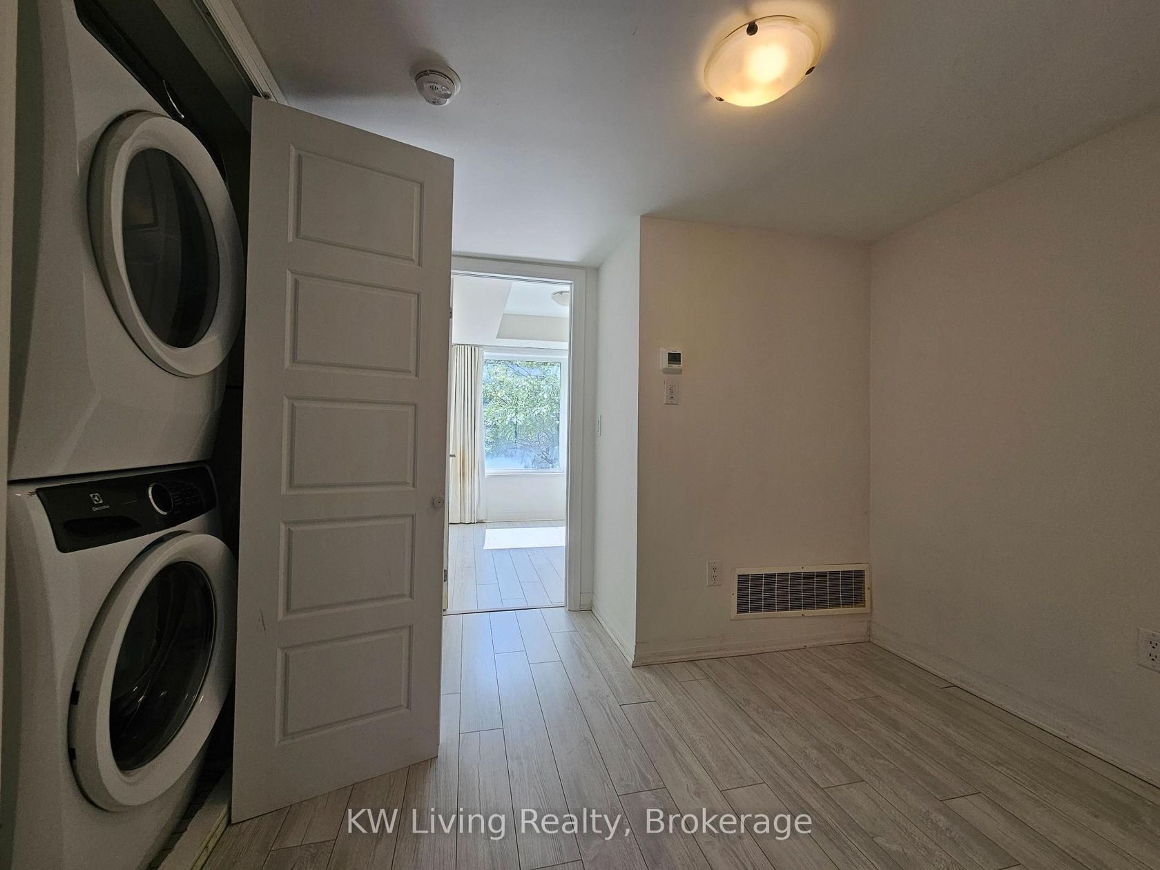 Photo 8 at 14 - 142 William Duncan Road, CFB, Toronto Photo 8 at 14 - 142 William Duncan Road, CFB, Toronto