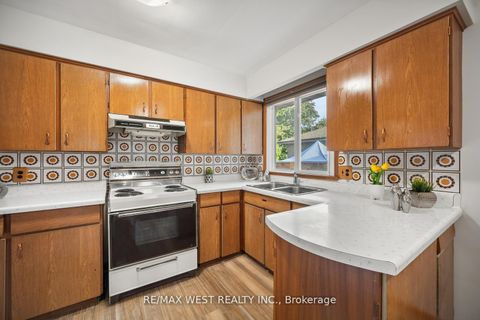 Photo 8 at 47 Gibson Avenue, Beaumonde Heights, Toronto
