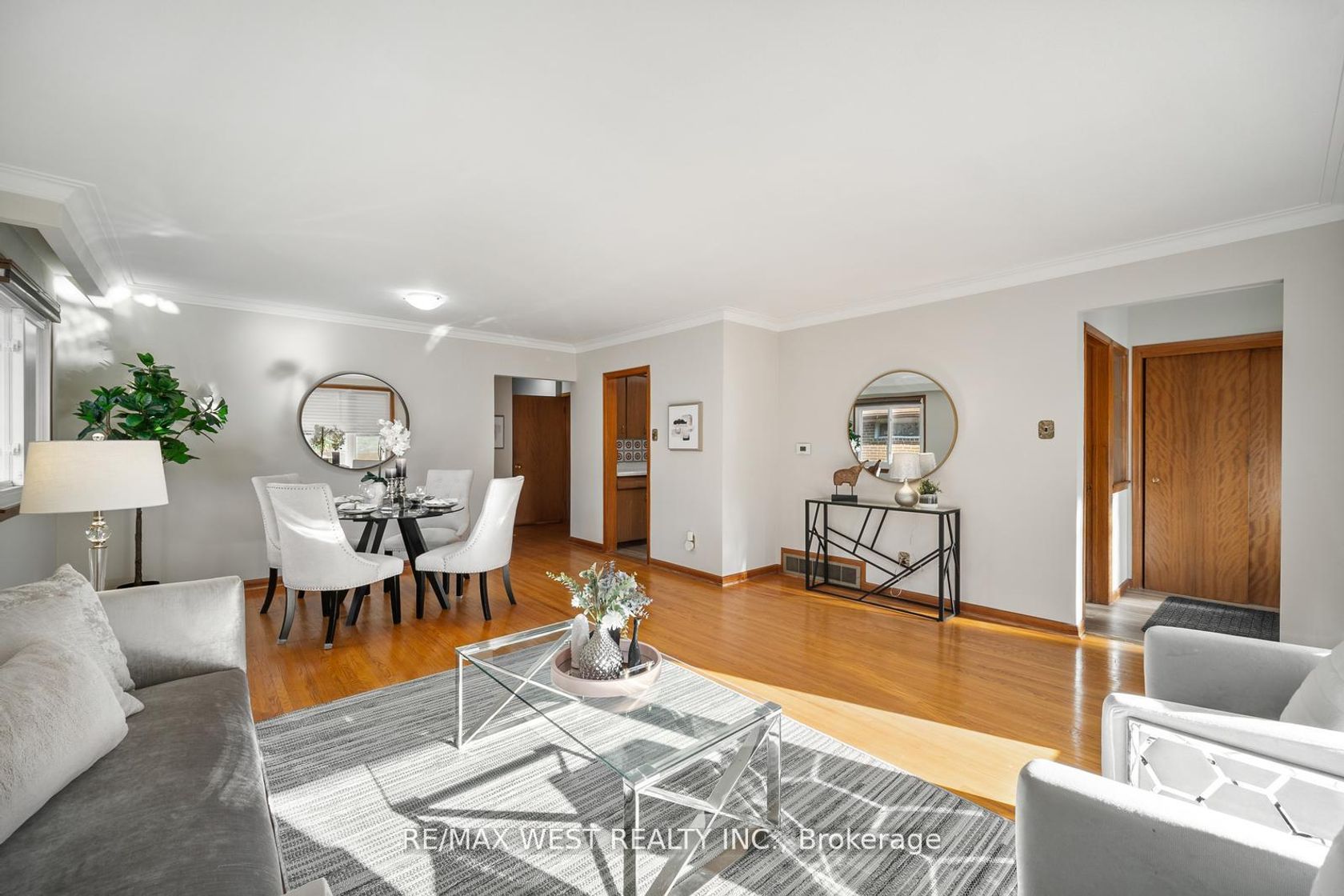 Photo 5 at 47 Gibson Avenue, Beaumonde Heights, Toronto Photo 5 at 47 Gibson Avenue, Beaumonde Heights, Toronto