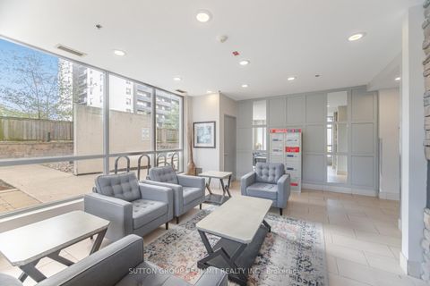 Photo 4 at 401 - 2464 WESTON Road, Weston, Toronto
