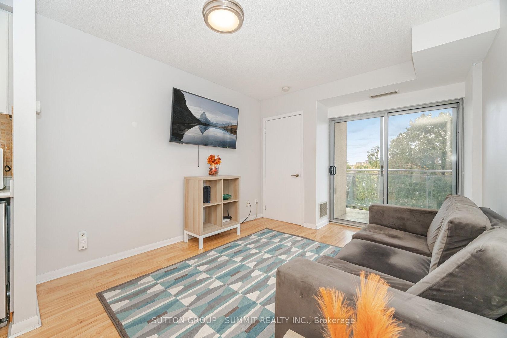 Photo 18 at 401 - 2464 WESTON Road, Weston, Toronto Photo 18 at 401 - 2464 WESTON Road, Weston, Toronto