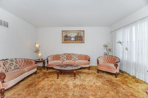 Photo 9 at 25 Marta Avenue, Birchmount, Toronto