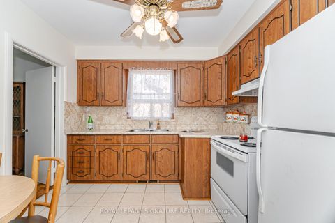 Photo 16 at 25 Marta Avenue, Birchmount, Toronto