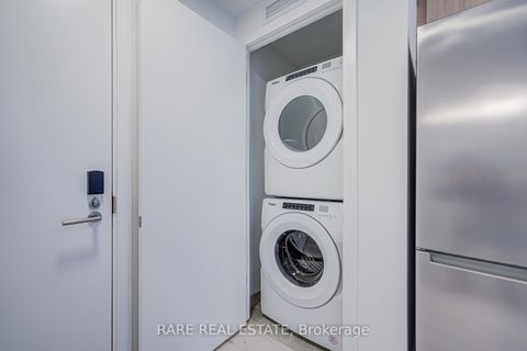 Photo 12 at 312 - 2501 Saw Whet Boulevard, GA Glen Abbey, Oakville