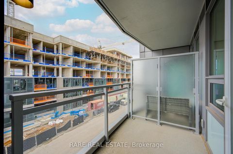 Photo 13 at 312 - 2501 Saw Whet Boulevard, GA Glen Abbey, Oakville