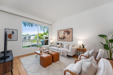 Photo 1 at 7 Wagner Drive, West Hill, Toronto