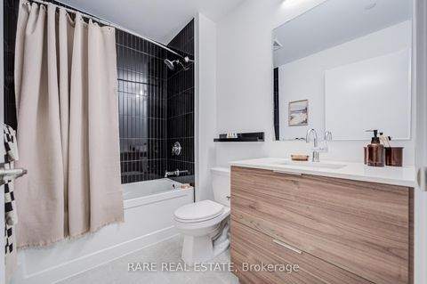 Photo 16 at 444 - 2501 Saw Whet Boulevard, GA Glen Abbey, Oakville