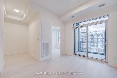 Photo 7 at 403 - 2501 Saw Whet Boulevard, GA Glen Abbey, Oakville