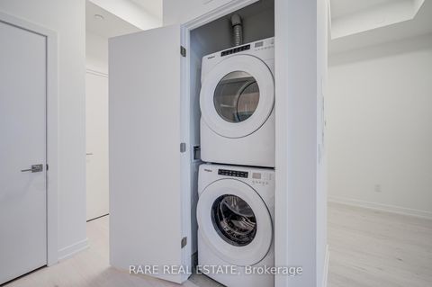 Photo 10 at 403 - 2501 Saw Whet Boulevard, GA Glen Abbey, Oakville