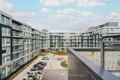 Photo 13 at 403 - 2501 Saw Whet Boulevard, GA Glen Abbey, Oakville