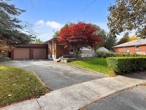 Photo 1 at 16 Stokewell Place, Bendale, Toronto