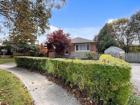 Photo 2 at 16 Stokewell Place, Bendale, Toronto