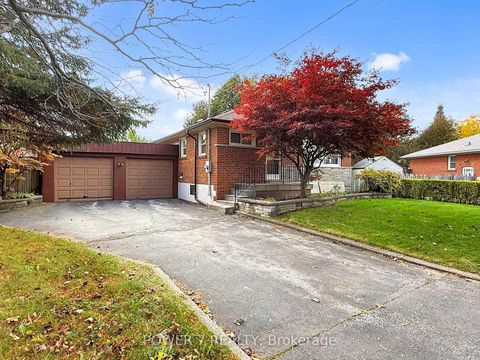 Photo 5 at 16 Stokewell Place, Bendale, Toronto