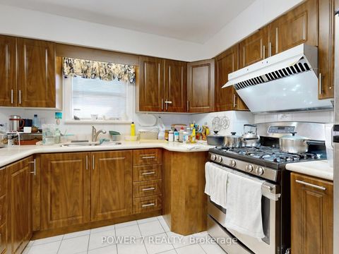 Photo 10 at 16 Stokewell Place, Bendale, Toronto