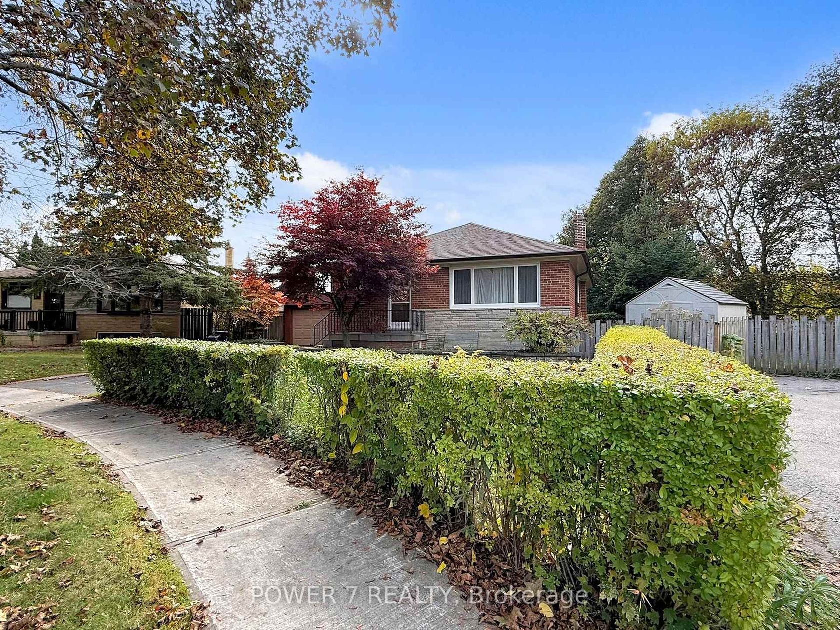 Photo 2 at 16 Stokewell Place, Bendale, Toronto Photo 2 at 16 Stokewell Place, Bendale, Toronto