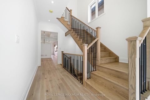 Photo 3 at 6 Donsgrove Court, Patterson, Vaughan