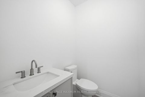 Photo 6 at 6 Donsgrove Court, Patterson, Vaughan