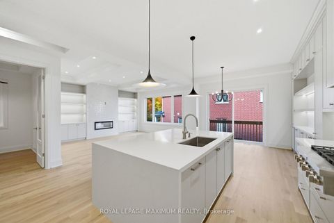 Photo 9 at 6 Donsgrove Court, Patterson, Vaughan