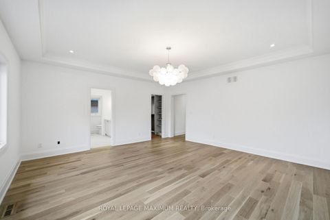 Photo 16 at 6 Donsgrove Court, Patterson, Vaughan