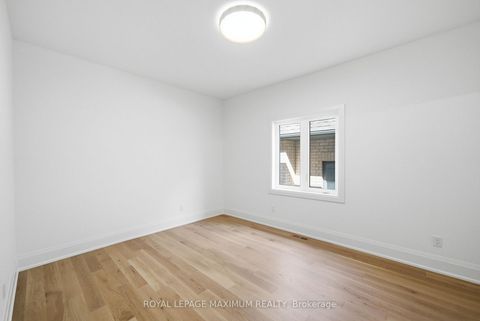 Photo 24 at 6 Donsgrove Court, Patterson, Vaughan