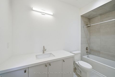 Photo 26 at 6 Donsgrove Court, Patterson, Vaughan