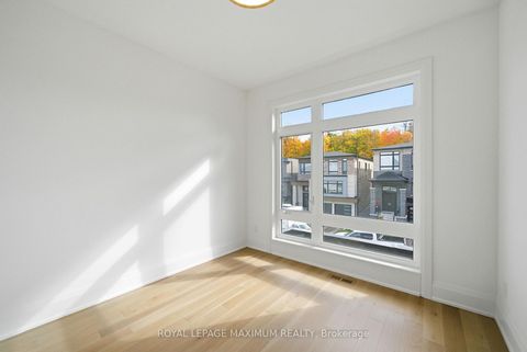 Photo 30 at 6 Donsgrove Court, Patterson, Vaughan