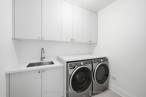 Photo 31 at 6 Donsgrove Court, Patterson, Vaughan