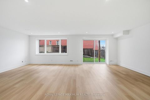 Photo 32 at 6 Donsgrove Court, Patterson, Vaughan