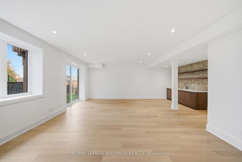 Photo 33 at 6 Donsgrove Court, Patterson, Vaughan