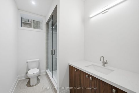 Photo 36 at 6 Donsgrove Court, Patterson, Vaughan