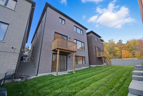 Photo 37 at 6 Donsgrove Court, Patterson, Vaughan