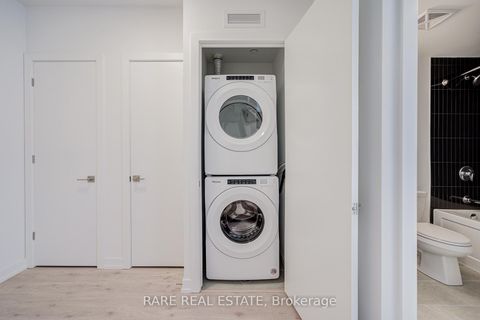 Photo 5 at 224 - 2501 Saw Whet Boulevard, GA Glen Abbey, Oakville