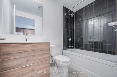 Photo 16 at 224 - 2501 Saw Whet Boulevard, GA Glen Abbey, Oakville