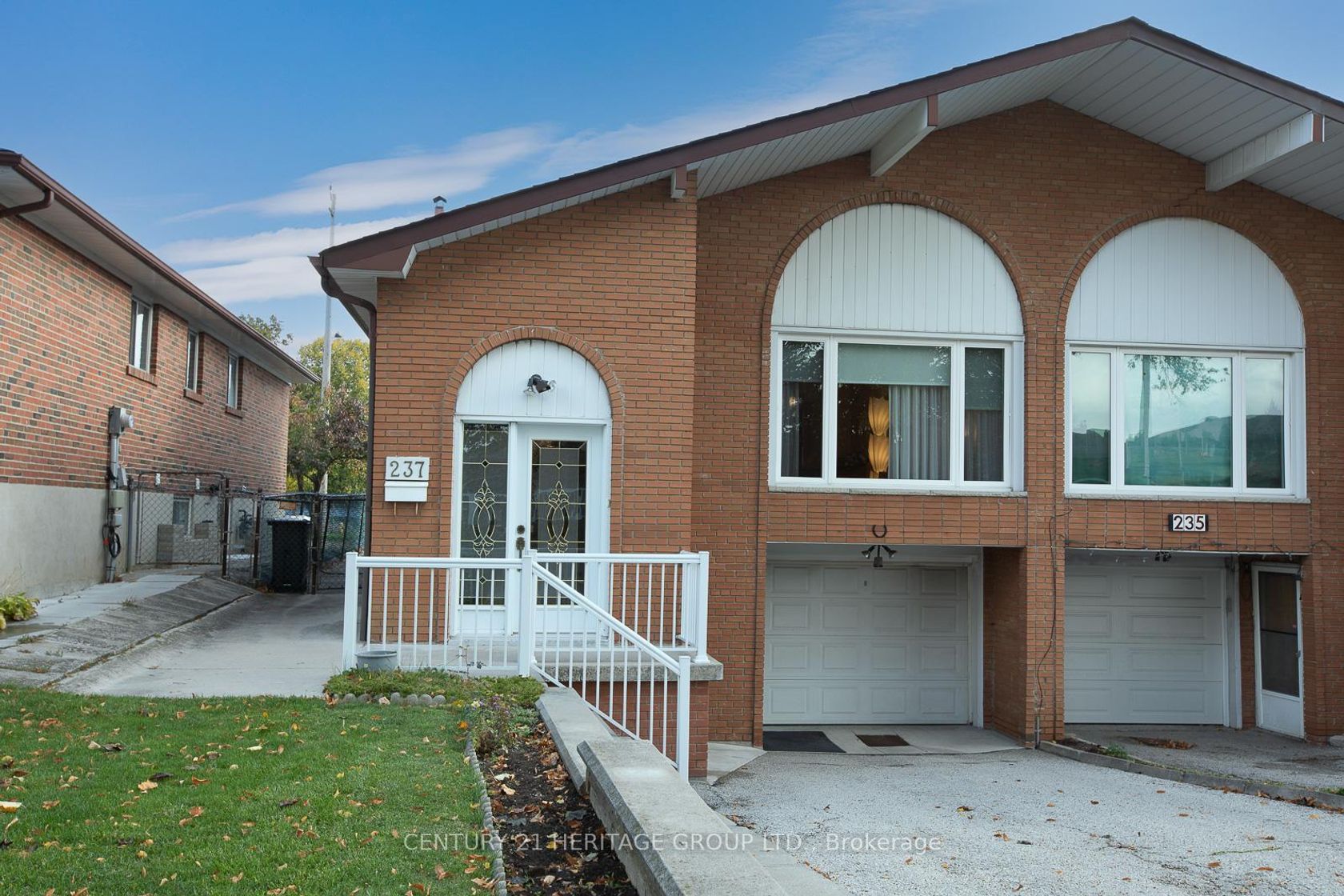 237 Apache Trail, Pleasant View, Toronto 