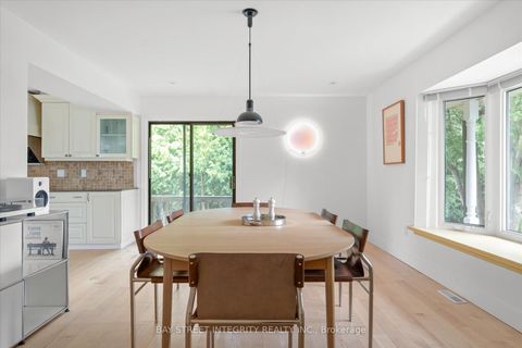 Photo 4 at 197 Garden Avenue, South Richvale, Richmond Hill