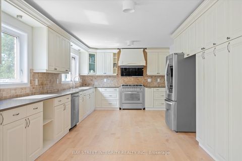 Photo 10 at 197 Garden Avenue, South Richvale, Richmond Hill