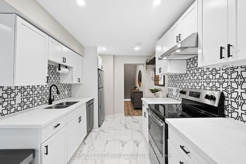 Photo 11 at 1254 Woodbine Avenue, East York, Toronto