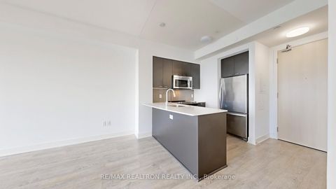 Photo 5 at 3003 - 30 Roehampton Avenue, Mount Pleasant West, Toronto Photo 5 at 3003 - 30 Roehampton Avenue, Mount Pleasant West, Toronto