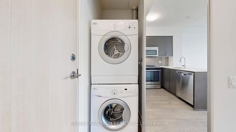 Photo 17 at 3003 - 30 Roehampton Avenue, Mount Pleasant West, Toronto Photo 17 at 3003 - 30 Roehampton Avenue, Mount Pleasant West, Toronto