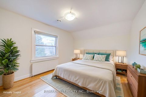 Photo 13 at 292 Horsham Avenue, Willowdale West, Toronto